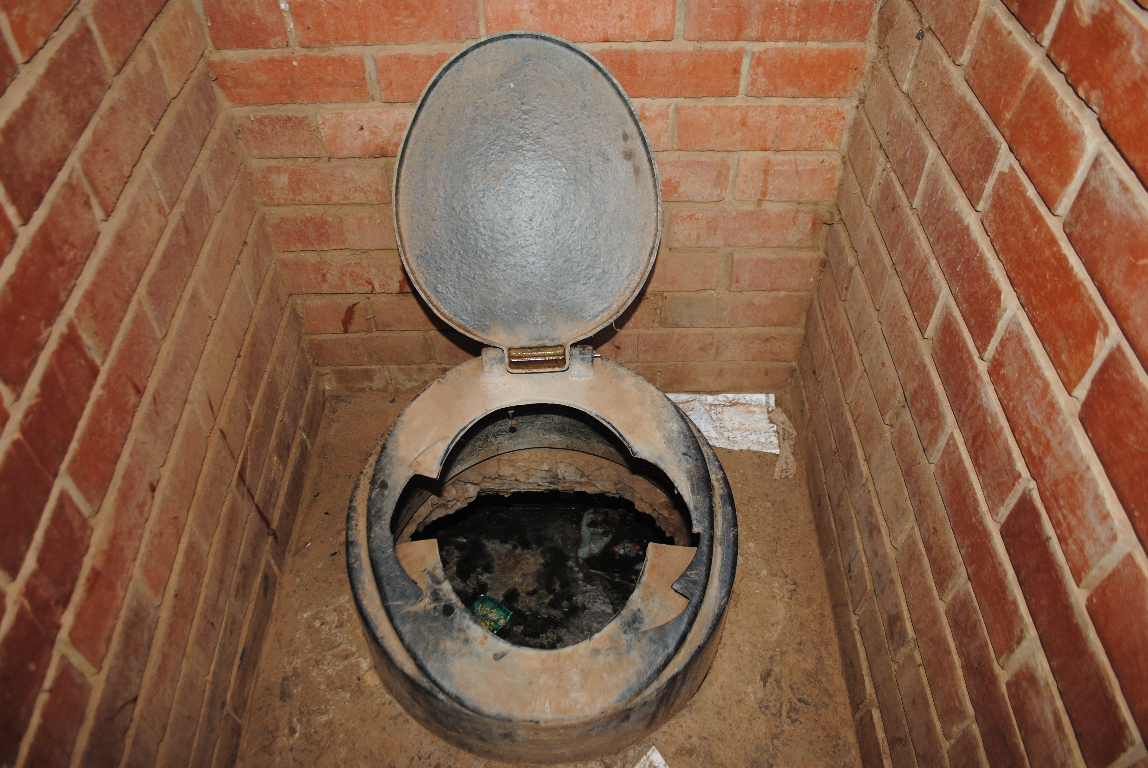 stinking-broken-overflowing-these-are-the-pit-toilets-eastern-cape